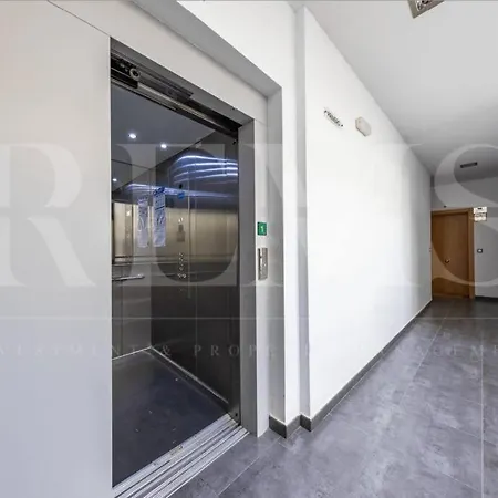 Adorable Flat With Private Parking In The Center By Rems